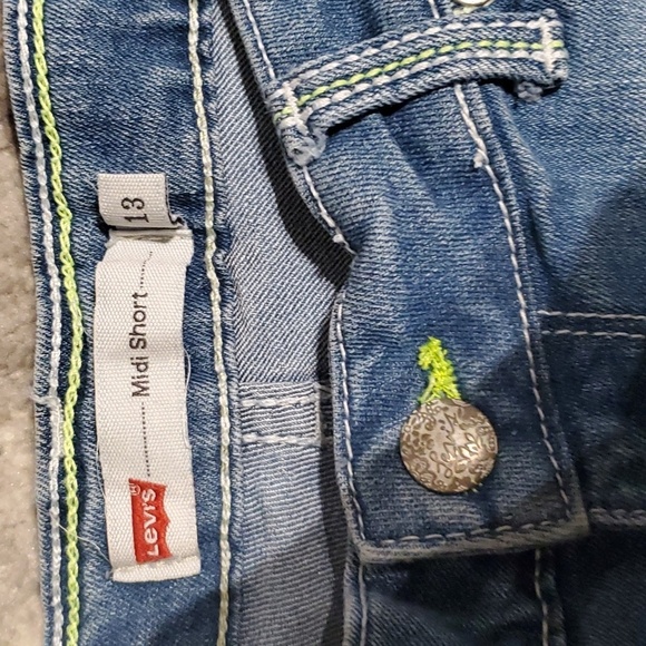 Levi’s jean shorts with Green trimming size 13 - Picture 5 of 5